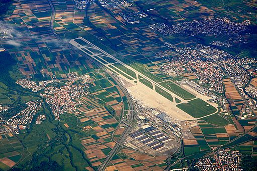 Der Flughafen Stuttgart aus der Luft